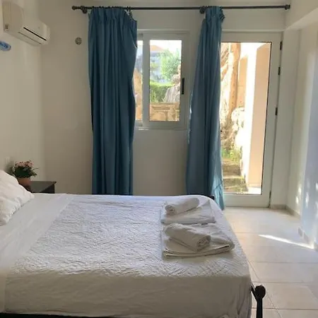 Cassiopeia 3-bedroom House On With Pool Апартаменти *