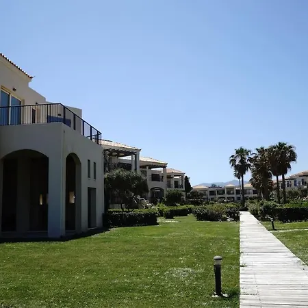 Appartamento Cassiopeia 3-bedroom House On With Pool La Canea