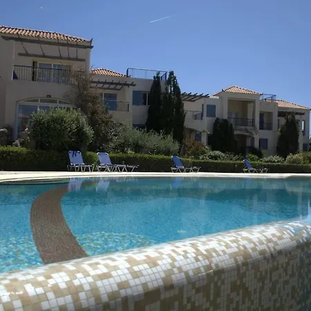 Cassiopeia 3-bedroom House On With Pool La Canea